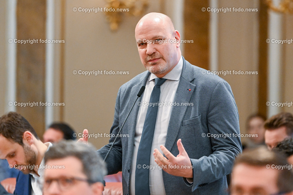 Landhaus Linz_ Promenade_ Landtagssitzung_ 20.04.2023-21 | 20.04.2023, Landhaus Linz AUT, Promenade, Landtagssitzung, im Bild Peter Binder (3.Landtagspraesident, SP)