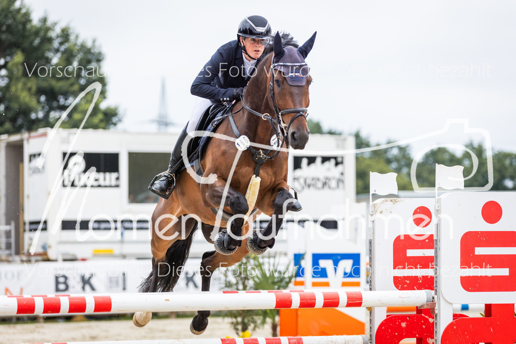 BHO-2PhSpr-M-123 | MomenTaufnahmen Pferdesportfotos