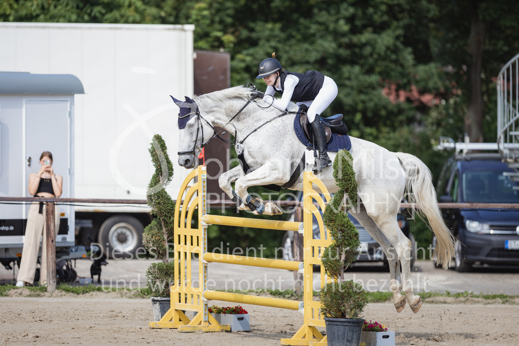230624_PfSpTa_L-Spr-348 | Deine schönsten Turniermomente als professionelle Fotos! Entdecke hochwertige Pferdesport-Fotografie im Online-Shop. Jetzt Fotos finden & bestellen!