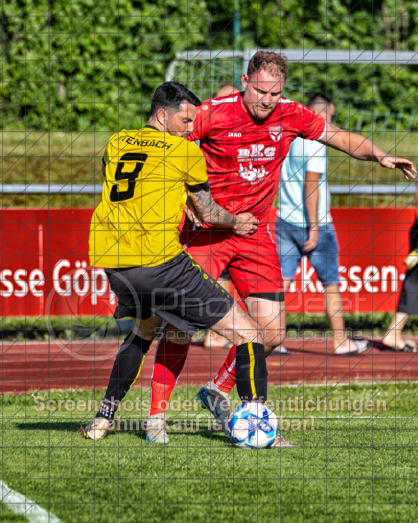 20250620_185158_0236-Bearbeitet | #,TV Eybach (rot) vs. TSV Ottenbach (gelb), Fussball, Relegationsfinale in Kreisliga A3 - Bezirk Neckar/Fils, Saison 2024/2025, Eichenbachstadion, Haldenstraße, 73054 Eislingen, 20.06.2025 - 18:30 Uhr,Foto: PhotoPeet-Sportfotografie/Peter Harich