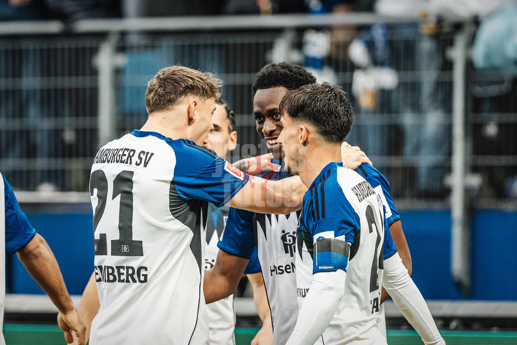 Fußball | Männer | Saison 2025/2026 | 1. Fußball-Bundesliga | 6. Spieltag | Hamburger SV vs. 1. FSV Mainz 05 | 05.10.2025 | Torjubel Albert Sambi Sambi Lokonga (#6, HSV) mitte und Nicolai Remberg (#21, HSV) links