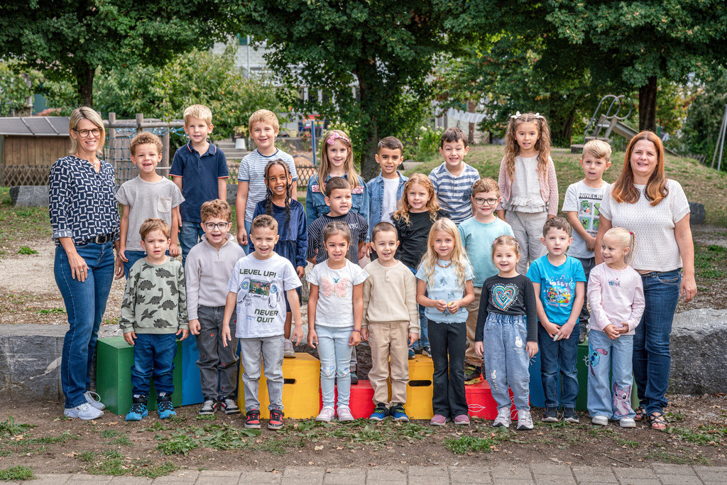 ZD260918092757-Bearbeitet | Fotoshop von zweidimensional Fotografie. Ihr Fotograf im Aargau. Abzüge von Ihrem Fotobox Event bestellen.Abzüge von Ihrem Hochzeit bestellen.Abzüge von Ihrem Schulfotograf bestellen.