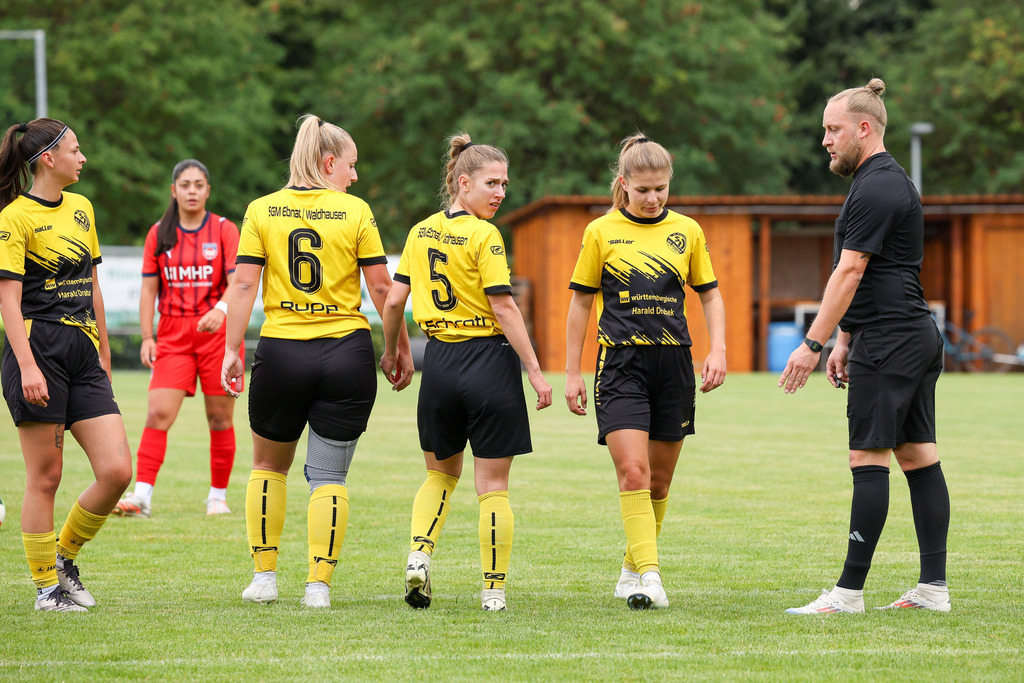 Fußball I FRAUEN I Saison 2025-2026 I Freundschaftsspiel I SGM Ebnat-Waldhausen - 1FC Heidenheim 1846 2 I_250823_2304 | Fotopresso – Sportfotografie in Heidenheim & Umgebung. Professionelle Sportfotografie für unvergessliche Momente. Dynamische Action-Shots, emotionale Szenen & hochwertige Bilder. - Realisiert mit Pictrs.com