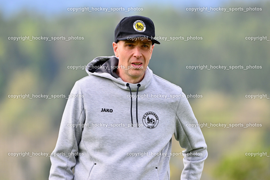 FC Faakersee vs. FC Dölsach | Headcoach FC Faakersee Robert Samonig, FC Faakersee vs. FC Dölsach, FC Faakersee vs. FC Dölsach am 20.04.2025 in Finkenstein (Sportplatz Finkenstein), Austria, (Photo by Bernd Stefan)