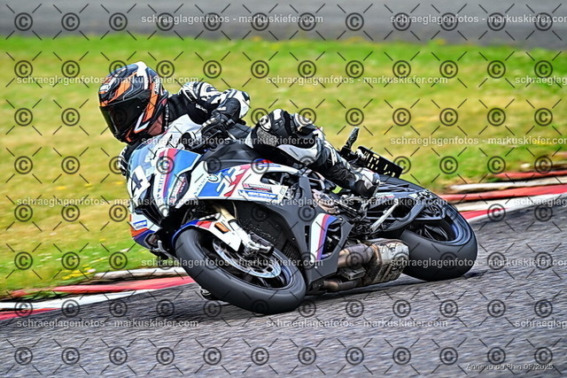 25bt02-0298 | markuskiefer.com - Realisiert mit Pictrs.com