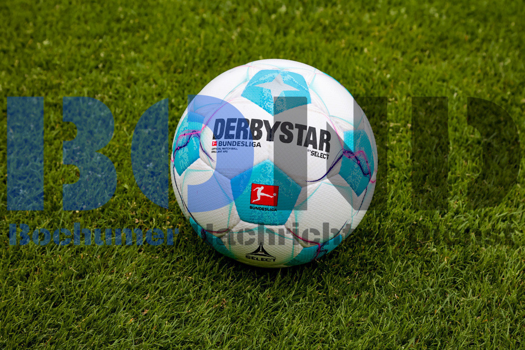 1. Fussball Bundesliga:  Trainingsauftakt VfL Bochum 1848 {date} -  | {headline}(Foto: Sebastian Sendlak / BOND)DFL regulations prohibit any use of photographs as image sequences and/or quasi-videos. - Realisiert mit Pictrs.com