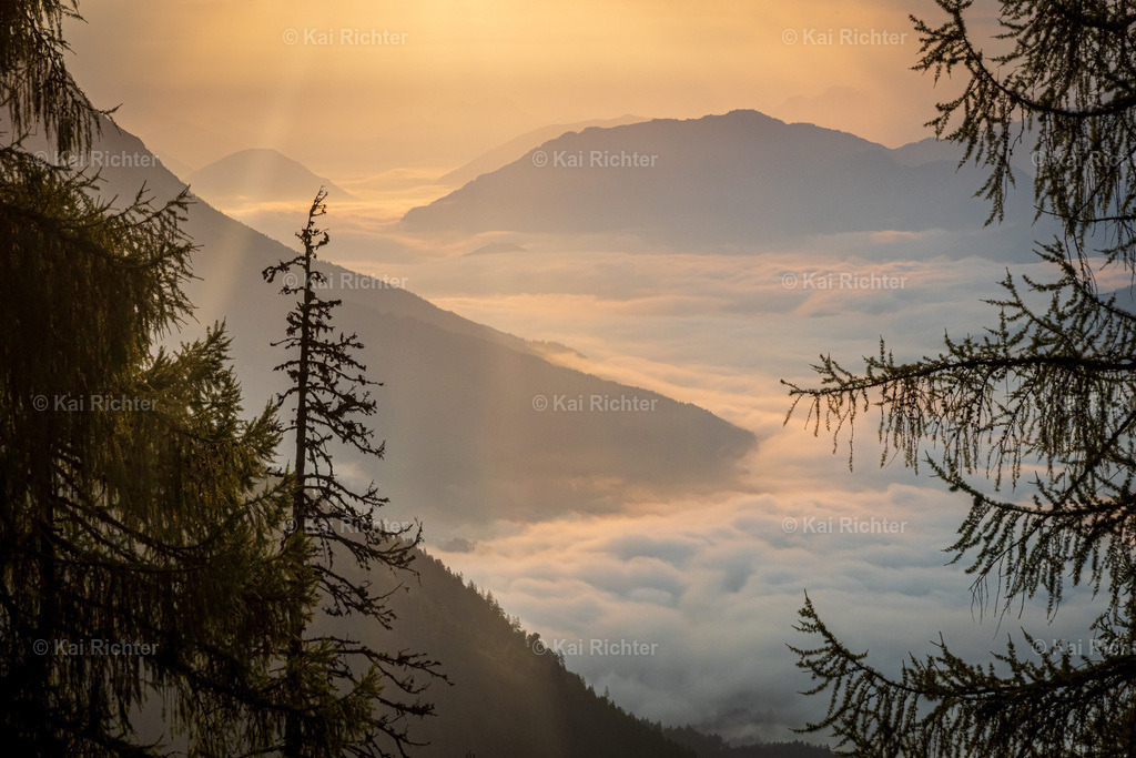 Wolken im Ennstal | KRmoments und SPORT.KRmoments.de - Realisiert mit Pictrs.com