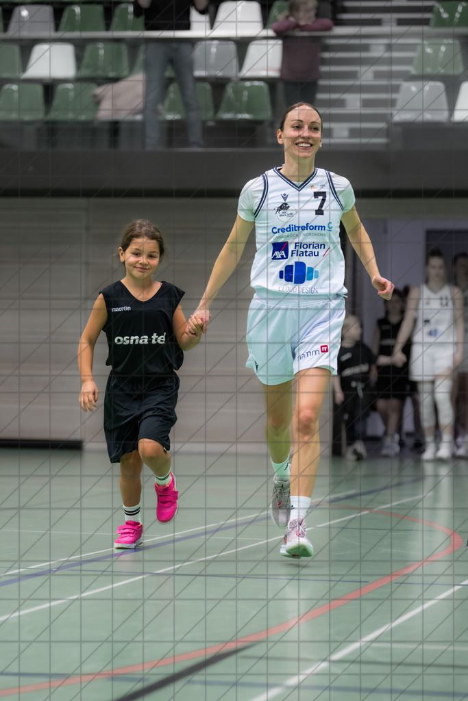 2. DBBL Nord 25/26 | Spieltag 08 | BBC Osnabrück vs. LionPride Braunschweig | 16.11.25: 2. DBBL Nord 25/26 | Spieltag 08 | BBC Osnabrück vs. LionPride Braunschweig / Osnabrück / Deutschland  //   CREDIT:www.bullenfotos.de, Martin König, Hörner Weg 40, D-49078 Osnabrück, +4917663732967 // Nutzung und Weitergabe nur zu den vereinbarten Zwecken. Presseanfragen an Ersteller. Alle Rechte beim Ersteller. Honorierung nach MFM. - Realisiert mit Pictrs.com