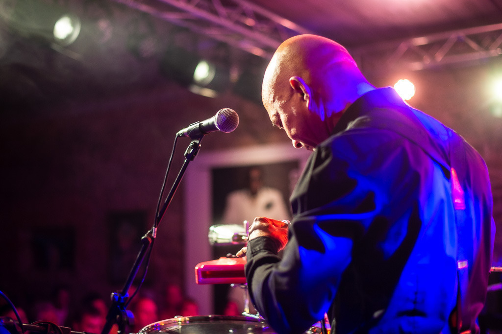 Tango meets Cuba | Tango meets Cuba mit den Klazz Brothers & Cuba Percussion im Forte Belvedere Leisnig zum Festival Hallo Leisnig 2022. - Realisiert mit Pictrs.com