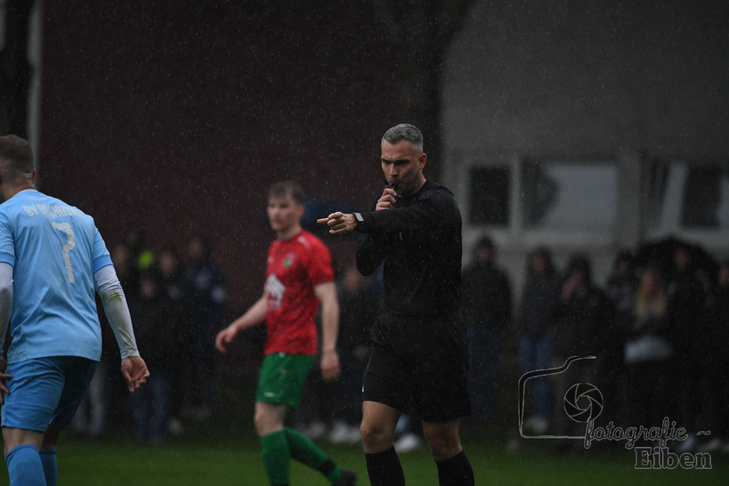 BV Bockhorn-SG FriPe | Relegation zur Kreisliga; BV Bockhorn (weiß)-SG FriPe (rot) am 05.06.2025 in Oldenburg/Ofenerdiek (Lagerstraße), Photo: Philip Eiben 2025 - Realisiert mit Pictrs.com