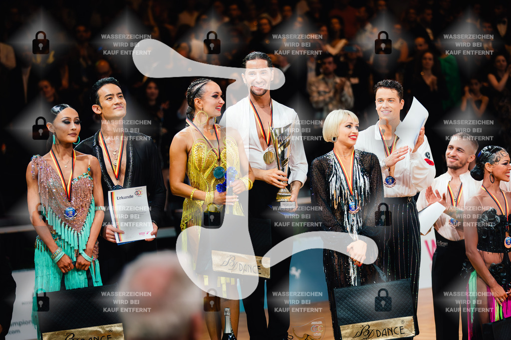 GOC 2025 - WDSF GrandSlam Latin Siegerehrung-2025-08-23-6319 | Webshop for digital downloads and prints of dance sport, event & show photographer Julian Link - Realisiert mit Pictrs.com