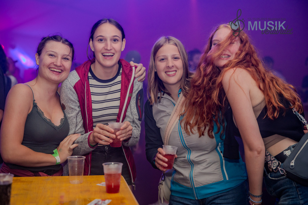 DSC_5320 | "Fussifoto.com – Ihr Ansprechpartner für hochwertige Fotografie! Entdecken Sie kreative Bilder und professionelle Dienstleistungen. Kontaktieren Sie uns für Ihre Projekte!"