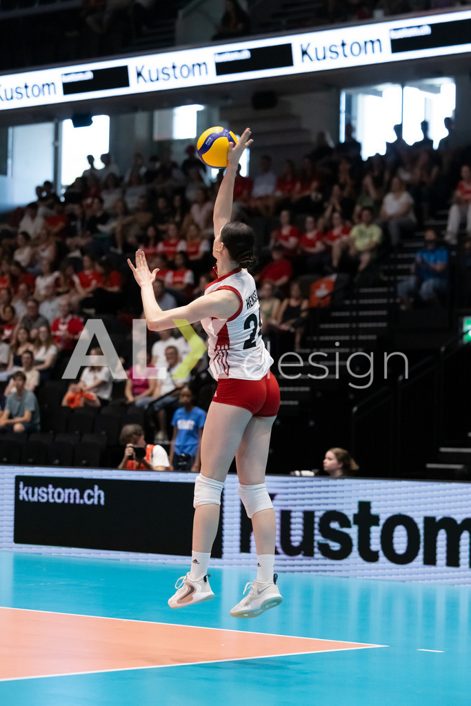 Austria v Switzerland - CEV European League Women | KRIENS, SWITZERLAND - JUNE 14: DAGMAR HENSEL of Austria serve during the CEV European League match between Austria and Switzerland at Pilatus Arena on June 14, 2026 in Kriens, Switzerland. - Realisiert mit Pictrs.com