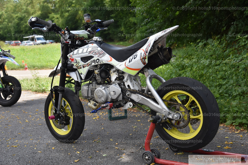 DSC_0536 | Sportfotografie , Motorsport, Motoross, Reitsport, Mointainbike, Enduro,
Landschaft , Outdoor, Eventfotografie, Landschaft, Bilder online bestellen - Realisiert mit Pictrs.com