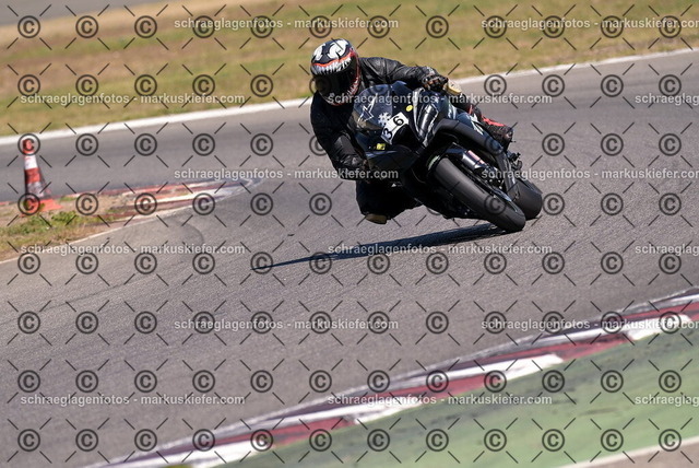 26bt04-1876 | markuskiefer.com - Realisiert mit Pictrs.com
