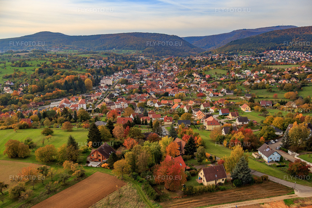 Vue aérienne: Rue de la Ferme à Niederbronn-les-Bains dans le département Bas Rhin, France – .Photo: IMG_084738.jpg prise le 24/10/2015 par Werner Riehm/FLY-FOTO.eu – Résolution de l'original: 5472 x 3648 px