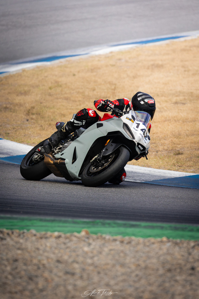 Ducati Trackday Hockenheimring 2026 | Entdecken Sie die faszinierende Welt von Alexander Tschuncky Arts: Kreative Fotografie, atemberaubende Automobilkunst und hochwertiger Bilderdruck. Lassen Sie sich inspirieren! - Realisiert mit Pictrs.com