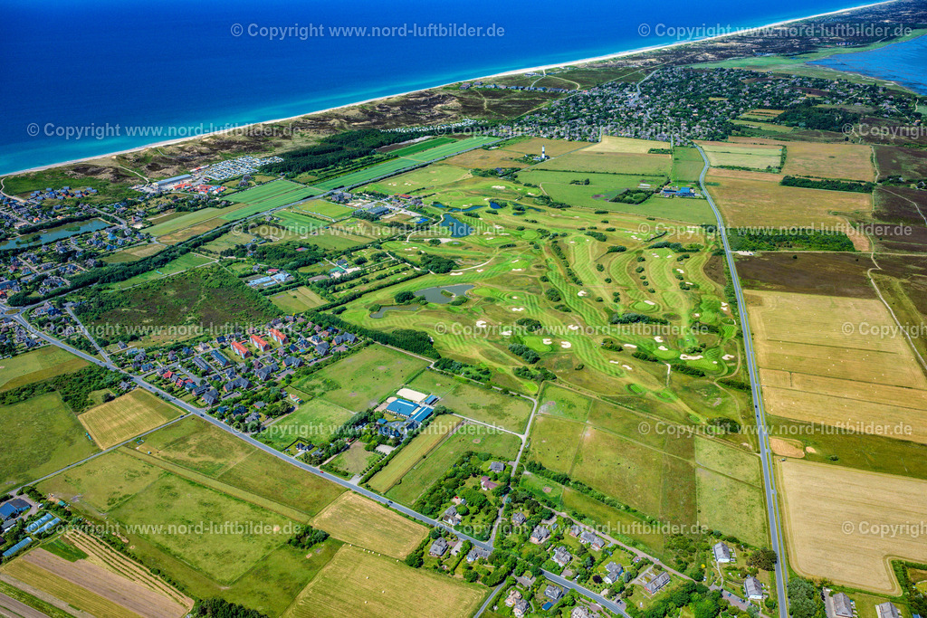 Sylt_Wenningstedt_Golf_Platz_ELS_6241210625 | WENNINGSTEDT-BRADERUP (SYLT) 13.06.2025 Gelände des Golfplatz " Golfclub Sylt e.V. " in Wenningstedt-Braderup (Sylt) auf der Insel Sylt im Bundesland Schleswig-Holstein, Deutschland. // Grounds of the Golf course at " Golfclub Sylt e.V. " in Wenningstedt-Braderup (Sylt) at the island Sylt in the state Schleswig-Holstein, Germany. Foto: Martin Elsen