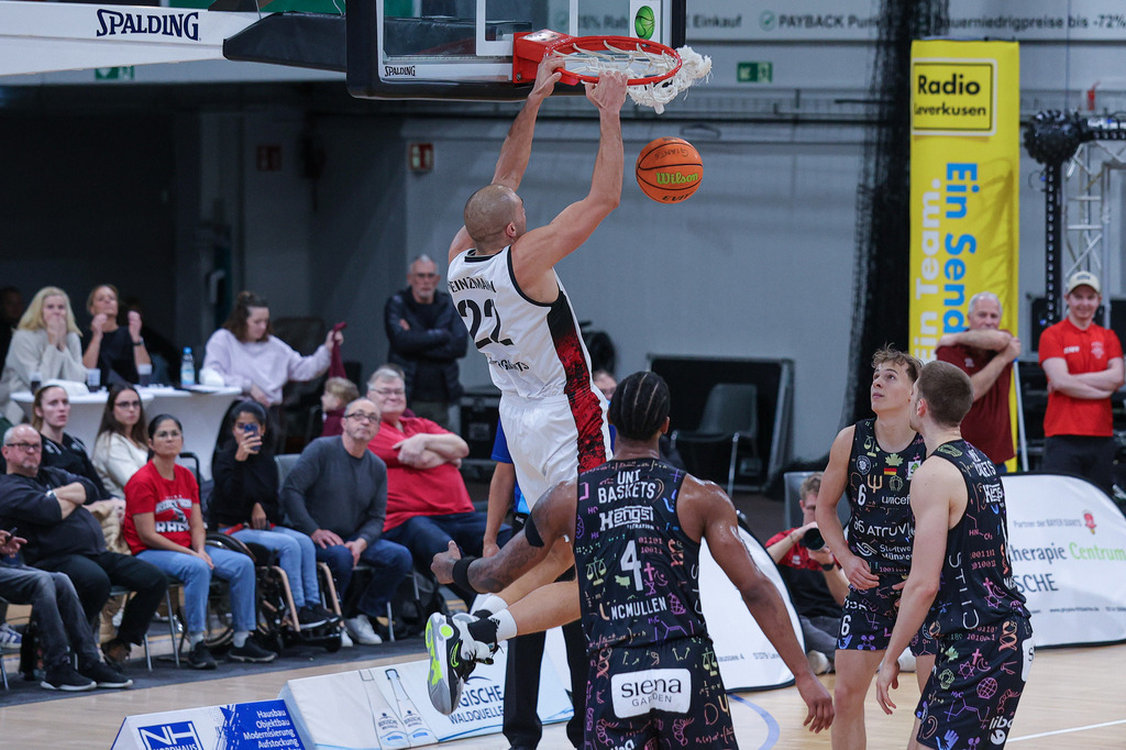 Pro A BAYER GIANTS vs Uni Baskets Münster-80 | Fotos von Basketballspielen aus dem Raum NRW fotografiert von Gero Mueller-Laschet und Daniel Schaefer - Realisiert mit Pictrs.com