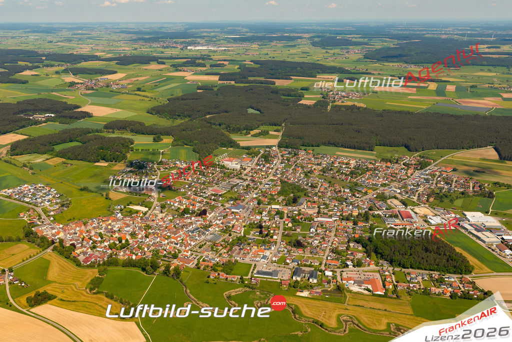 Das Luftbild zeigt :  Bechhofen - Die Luftaufnahme wurde 2024 vom UL-Flugzeug aus erstellt ( keine Drohne ) - Hochauflösende Luftaufnahme - Für grossformatige Ausdrucke geeignet. Die Geschenkidee !Mit Lizenz und Bildrechte bestellbar