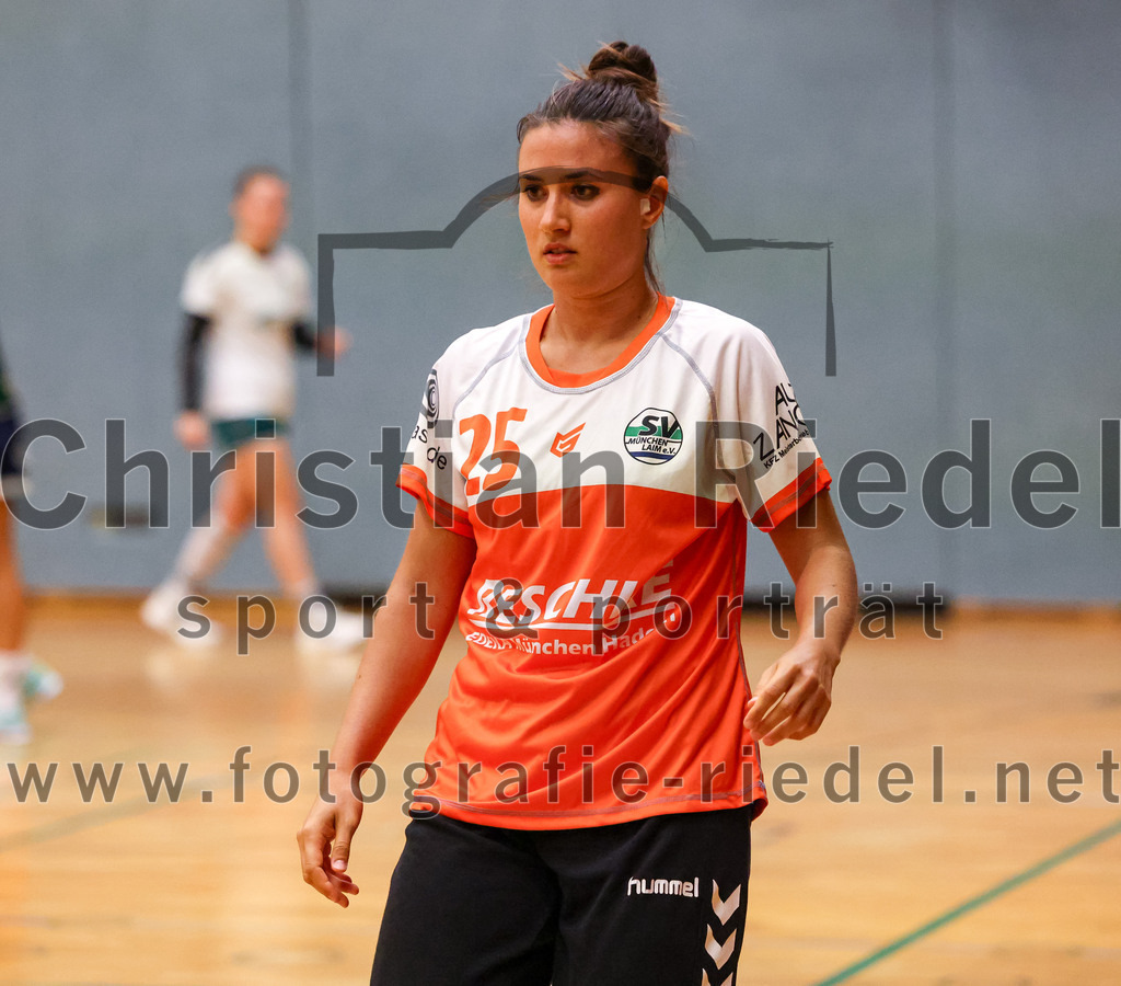 2023-09-16_049_TSV_Vaterstetten_gegen_SV_Muenchen_Laim | Baldham, Deutschland, 16.09.2023:
Handball, Bayernliga Frauen Staffel Süd 2023 / 2024, 1. Spieltag, TSV Vaterstetten gegen SV München Laim, Endergebnis: 23:34

Torfrau Georgia Moretti (SV München Laim, #25)

Foto: Christian Riedel / fotografie-riedel.net