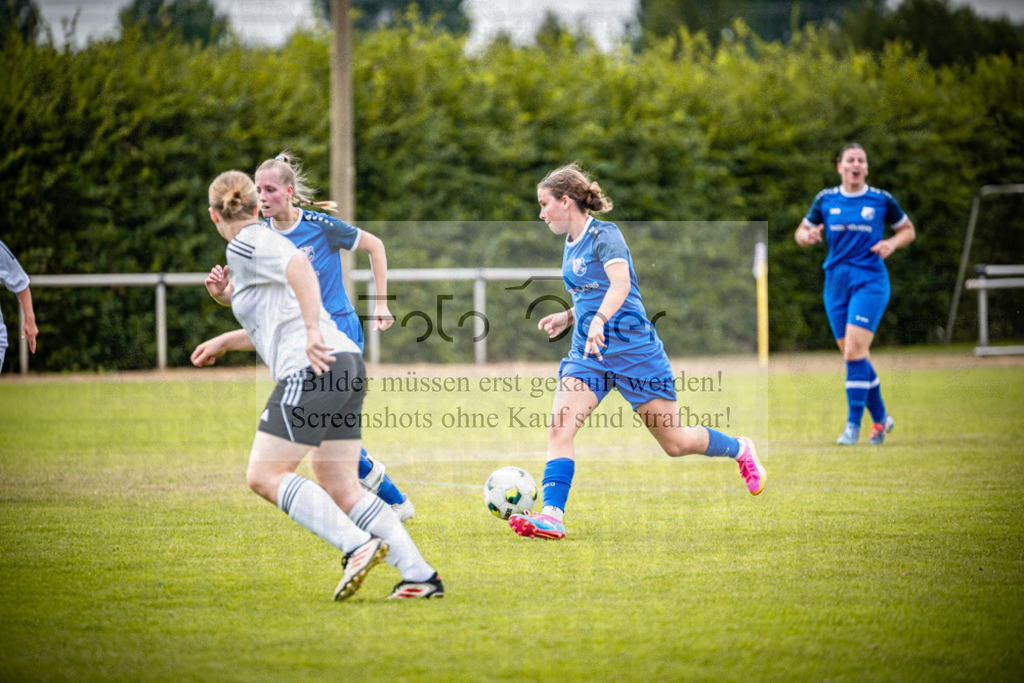 SG Bohmte/Ostercappeln/Schwagstorf - SV Harderberg - Frauen Bezirkpokal | Frauen Bezirkpokal · 1. Damen - 1. Damen · Sportplatz - Realisiert mit Pictrs.com