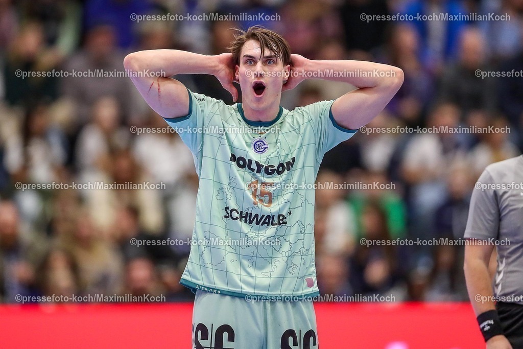 Gum11022501072 | 11.02.2025, Handball, European League - Hauptrunde Gruppe IV, VfL Gummersbach - SG Flensburg-Handewitt, Schwalbe-Arena: Miro Schluroff (GUM #15) enttäuscht gestikulierend Enttäuschung Niederlage