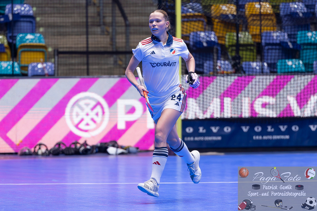 Volvo E.R.B. Final 4 Halbfinale Frauen: Mannheimer HC - Düsseldorfer HC, 25.01.2025 | Linda Bens (Mannheimer HC #24), Freisteller, Portrait, Porträt, Mannheimer HC - Düsseldorfer HC, Frankfurt, Süwag Arena, 25.1.2025 - Realisiert mit Pictrs.com