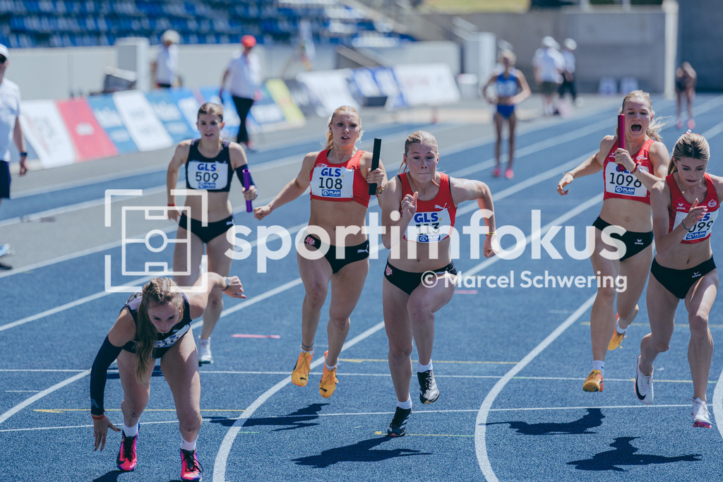 Deutsche Meisterschaften U20 / U16 2026 | Timea Mende, SC Potsdam e.V., 108, Lucy Seifert, SC Potsdam e.V., 113, 4x100-Meter-Staffel, Deutsche Meisterschaften der U20 &amp; U16 2026, Lohrheidestadion Bochum-Wattenscheid, 10.07.2026. Foto: Marcel Schwering / sportimfokus - Realisiert mit Pictrs.com