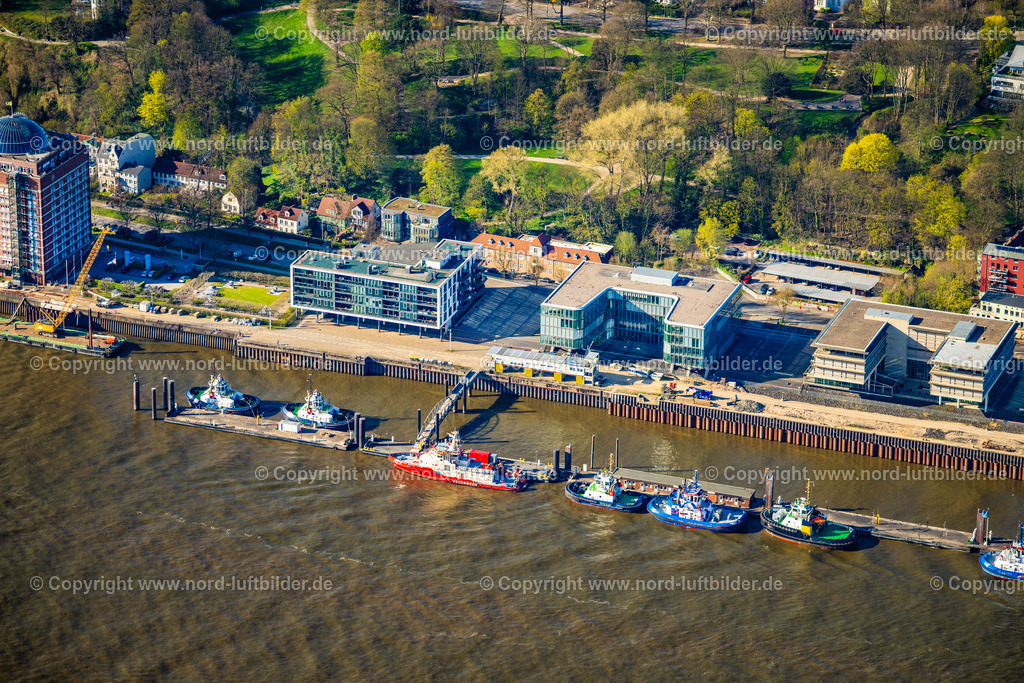 Hamburg_Neumühlen_Schlepperpier_ELS_3734060425 | HAMBURG 06.04.2025 Hafenlagen der neuen Schlepperbrücke am Ufer des Fluß- Verlaufes der Elbe in Hamburg. // Port facilities of the new tugboat bridge on the banks of the river course of the Elbe in Hamburg. Foto: Martin Elsen