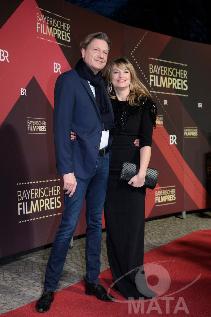 _DWI4628 | Roland Suso Richter und Ina Paule Klink (Deutsche Schauspielerin und Sängerin) bei der Verleihung des 47. Bayerischen Filmpreises 2026  im Prinzregententheater. München, Deutschland. Der Bayerische Filmpreis wird seit 1979 von der Bayerischen Staatsregierung verliehen, um die Bedeutung des Kinofilms als Kulturgut herauszustellen - Realisiert mit Pictrs.com