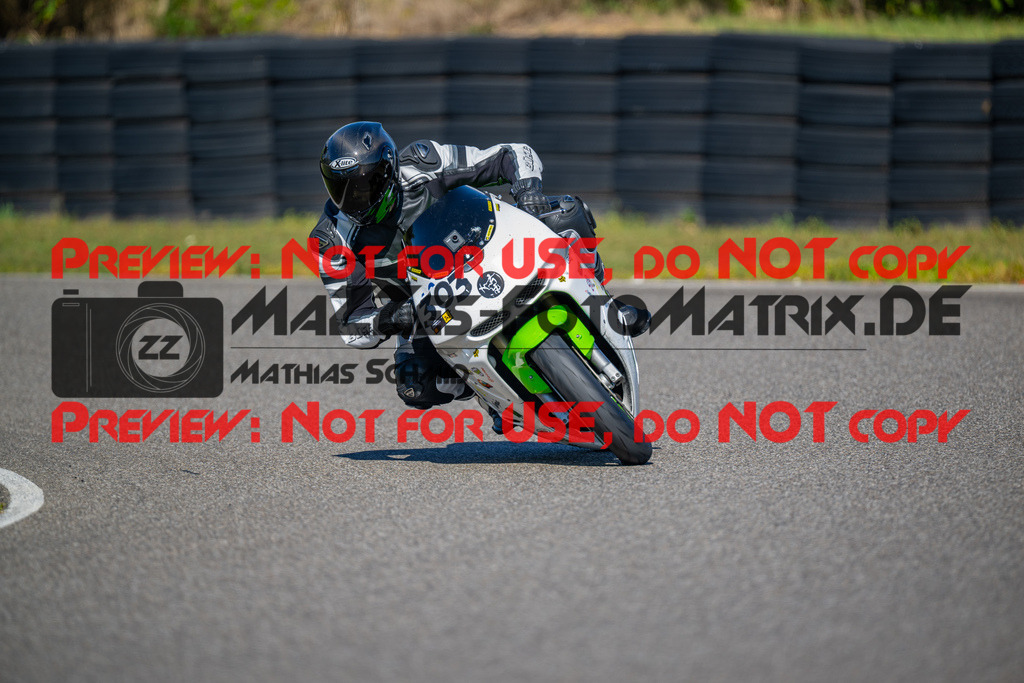 MaZZes-Fotomatrix-20260918-709213 | GELB