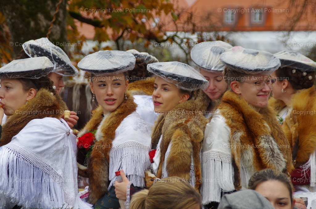 IMGP9552 | fotografiert von Axel PollmannLeonhardi Wallfahrt Benediktbeuern und Murnau, Fronleichnam, Fasching, Landschaft im Loisachtal und Benediktbeuern  - Realisiert mit Pictrs.com