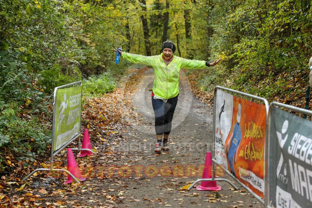 251026_1421_EX1_4154 | Sportfotografie im Rhein-Sieg Kreis, Köln, Bonn, NRW, Rheinland Pfalz, Hessen, etc. Unser Tätigkeitsfeld umfasst den Laufsport vom Volkslauf über den Marathon, Duathlon, Triathon bis zum Ultralauf wie Kölnpfad Ultra oder Schindertrail.