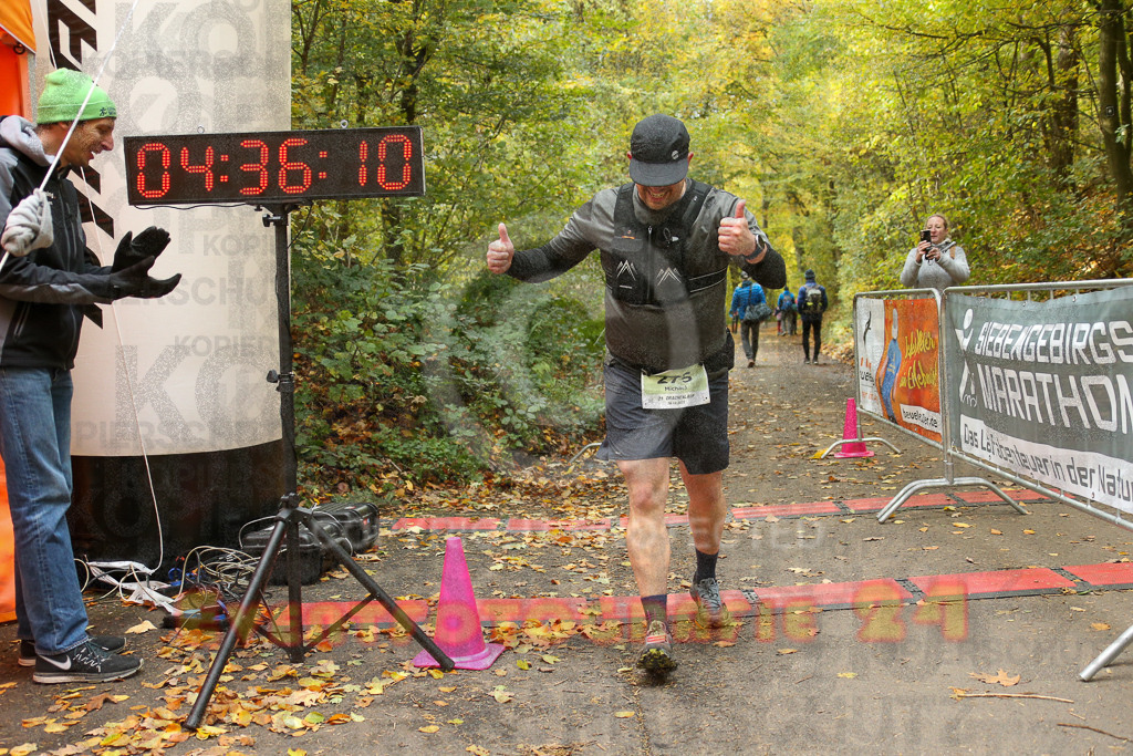 251026_1437_EX1_4191 | Sportfotografie im Rhein-Sieg Kreis, Köln, Bonn, NRW, Rheinland Pfalz, Hessen, etc. Unser Tätigkeitsfeld umfasst den Laufsport vom Volkslauf über den Marathon, Duathlon, Triathon bis zum Ultralauf wie Kölnpfad Ultra oder Schindertrail.