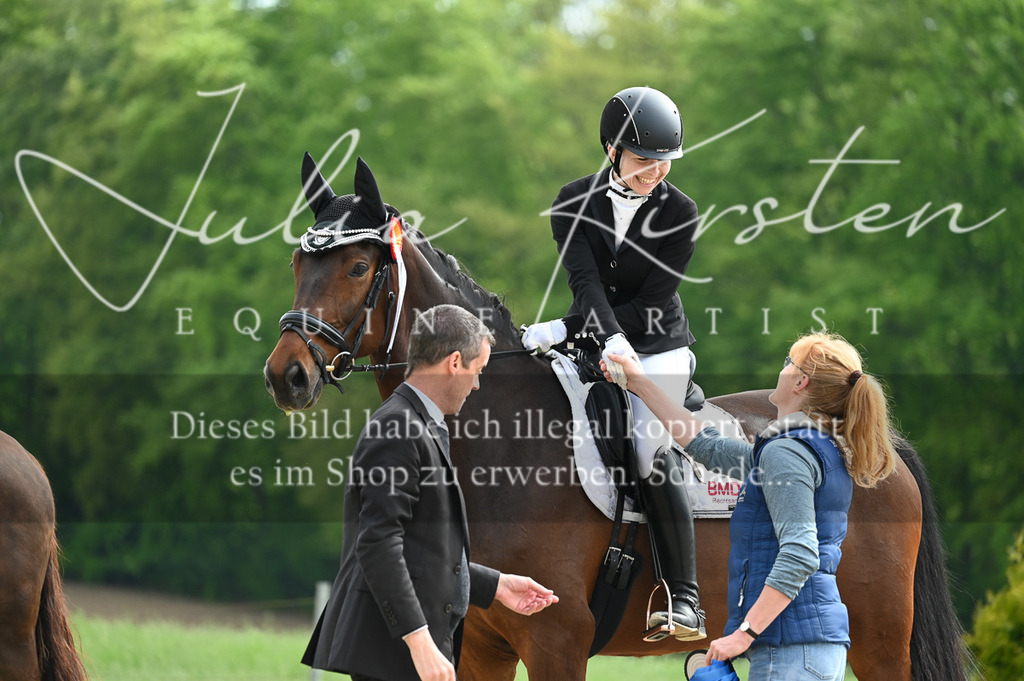 20230512_JK-Röhrsdorf-02-354 | Pferde- und Turnierfotografie in Westsachsen. Pferdeportraits, Auftragszeichnungen und intuitive Kunst.