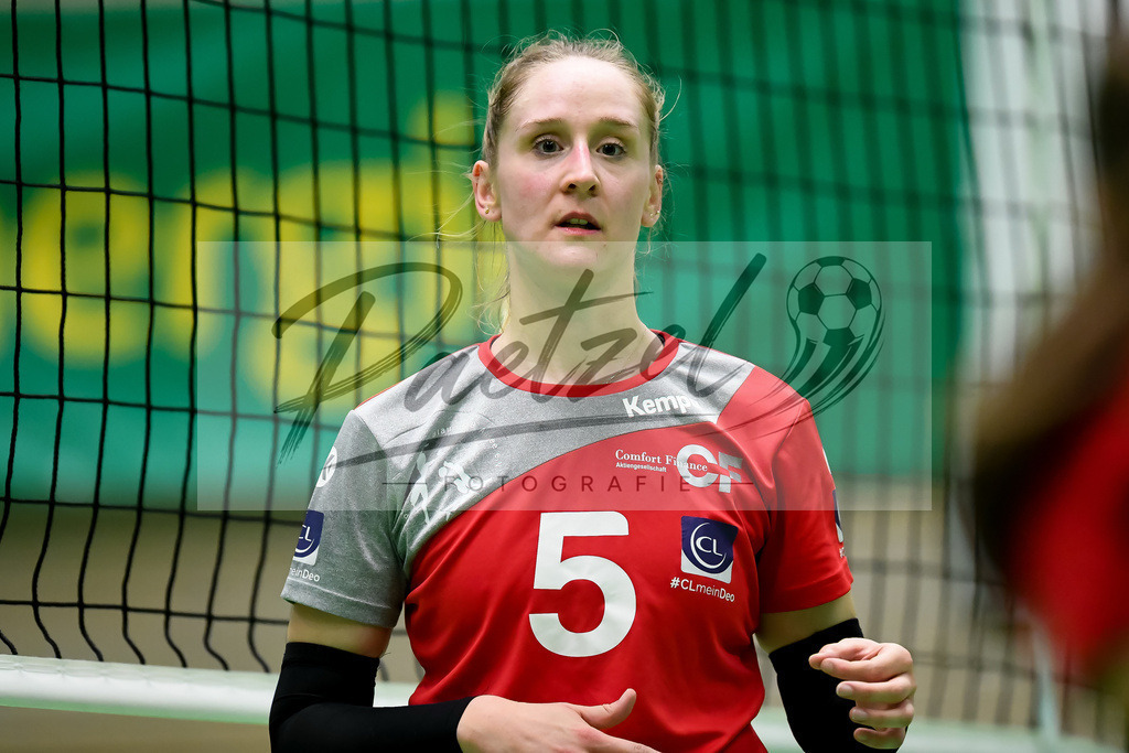 VCOBWA20211106_155 | Volleyball, Frauen:   bei dem Spiel der 3. Liga West zwischen VC Osnabrueck und SV BW Aasee in der Schlosswallhalle am 06.11.2021 in Osnabrueck, Deutschland. - Realisiert mit Pictrs.com