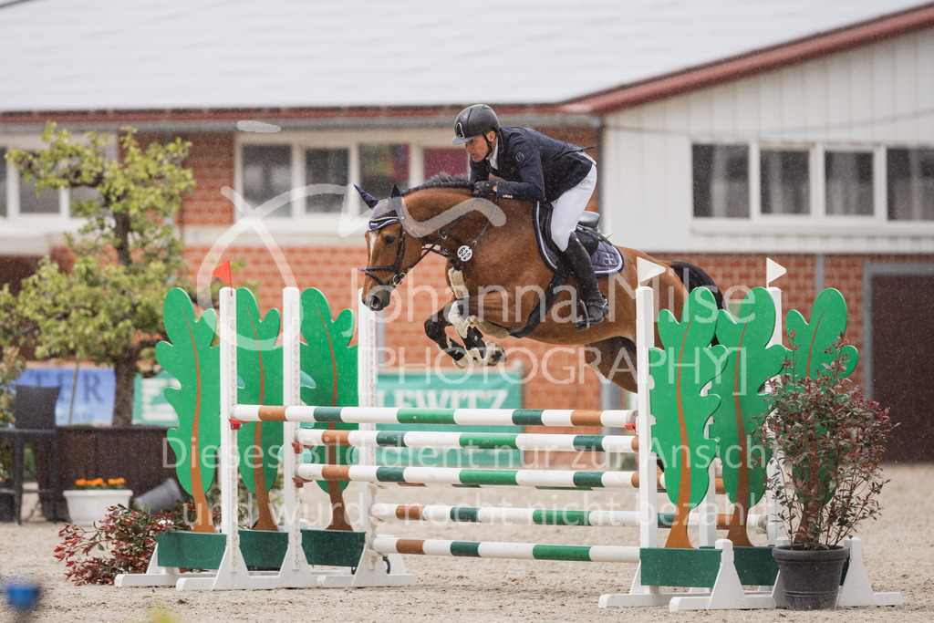 230516_Mühlen_04SprPf-L-412 | Deine schönsten Turniermomente als professionelle Fotos! Entdecke hochwertige Pferdesport-Fotografie im Online-Shop. Jetzt Fotos finden & bestellen!