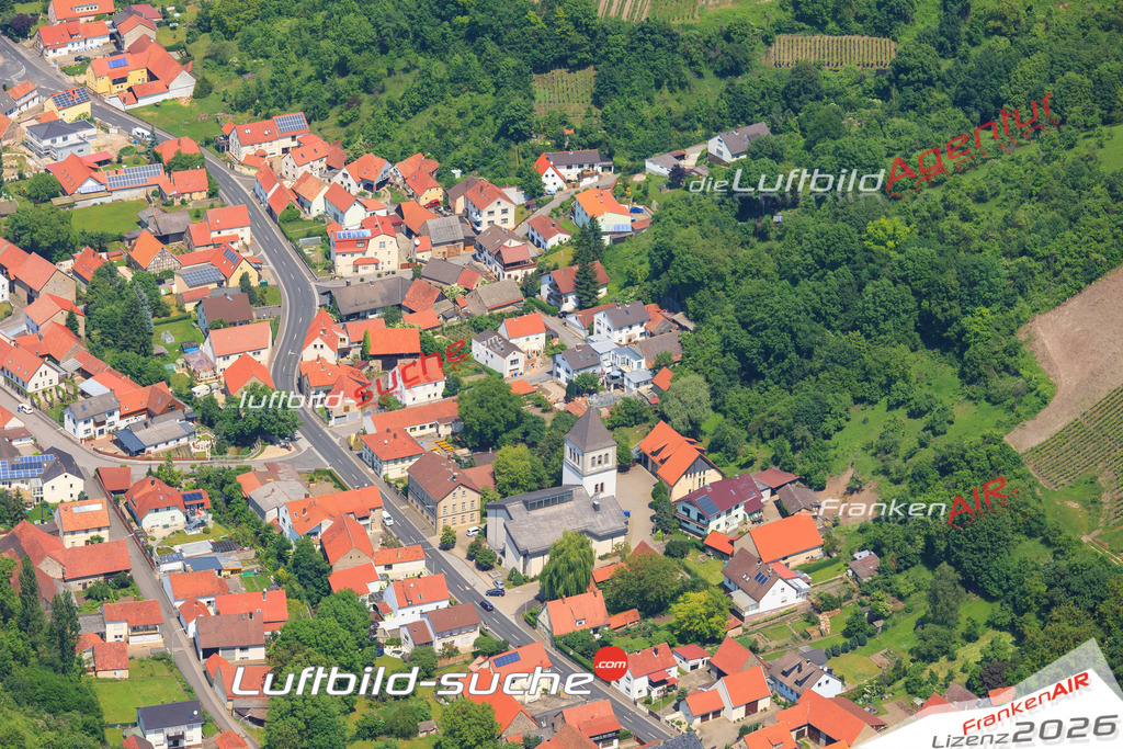 Luftbild von Zell Knetzgau - Luftaufnahme wurde 2016 von https://frankenair.de mittels Flugzeug (keine Drohne) erstellt - die Geschenkidee