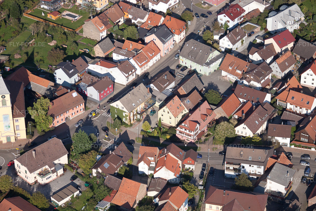 Luftbild: Langensteinbach, Hauptstr im Ortsteil Langensteinbach in Karlsbad im Bundesland Baden-Württemberg in Deutschland. Foto: IMG_45116.jpg vom 21.09.2011 durch Werner Riehm/FLY-FOTO.de