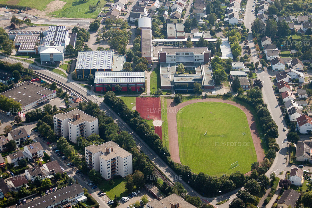Luftbild: Linkenheim, Sportplatz, Heussstr im Ortsteil Linkenheim in Linkenheim-Hochstetten im Bundesland Baden-Württemberg in Deutschland. Foto: IMG_33245.jpg vom 05.09.2010 durch Werner Riehm/FLY-FOTO.de