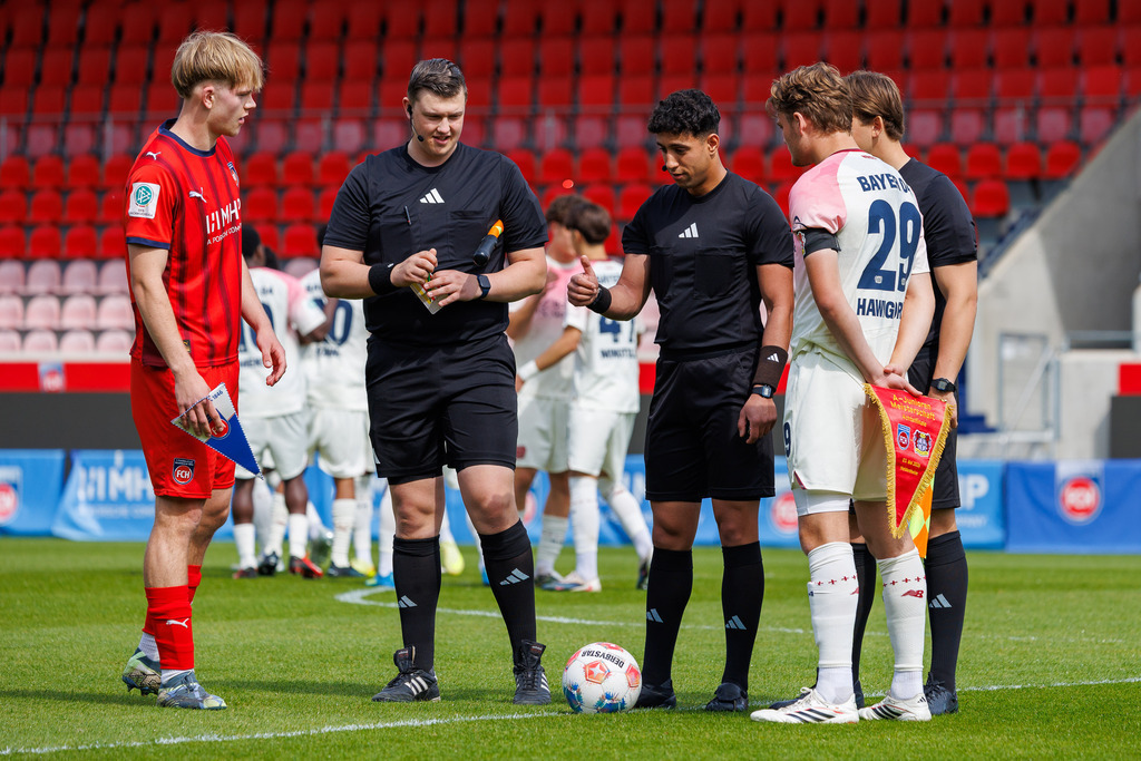 20260503-U19_FCH-LEV_019 | 1.FC Heidenheim 1846 vs. Bayer 04 Leverkusen, Fußball, U19, A-Junioren, NWL, U19-DFB-Nachwuchsliga, 2025/2026, Achtelfinale, 03.05.2026 in Heidenheim, Voith Arena(Foto: Michael Bulling) - Realisiert mit Pictrs.com