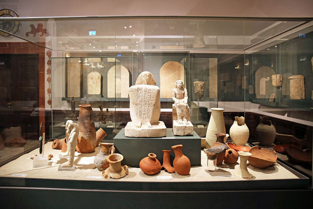 Foto: Leipzig - Ägyptisches Museum - Georg Steindorff - der Universität Leipzig | Das Team hinter BILDLEXIKON LEIPZIG bündelt historische wie aktuelle Informationen über die Stadt Leipzig in Text und Bild auf einer Plattform und stellt diese der interessierten Öffentlichkeit zur Verfügung.