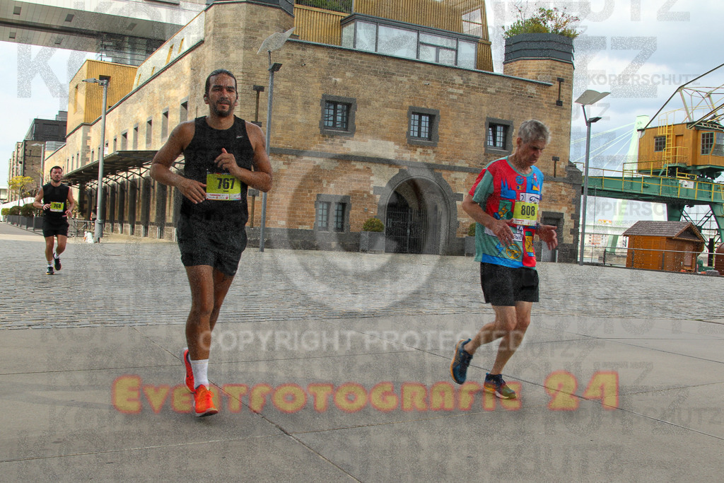 250920_1525_EV4_8744 | Sportfotografie im Rhein-Sieg Kreis, Köln, Bonn, NRW, Rheinland Pfalz, Hessen, etc. Unser Tätigkeitsfeld umfasst den Laufsport vom Volkslauf über den Marathon, Duathlon, Triathon bis zum Ultralauf wie Kölnpfad Ultra oder Schindertrail.