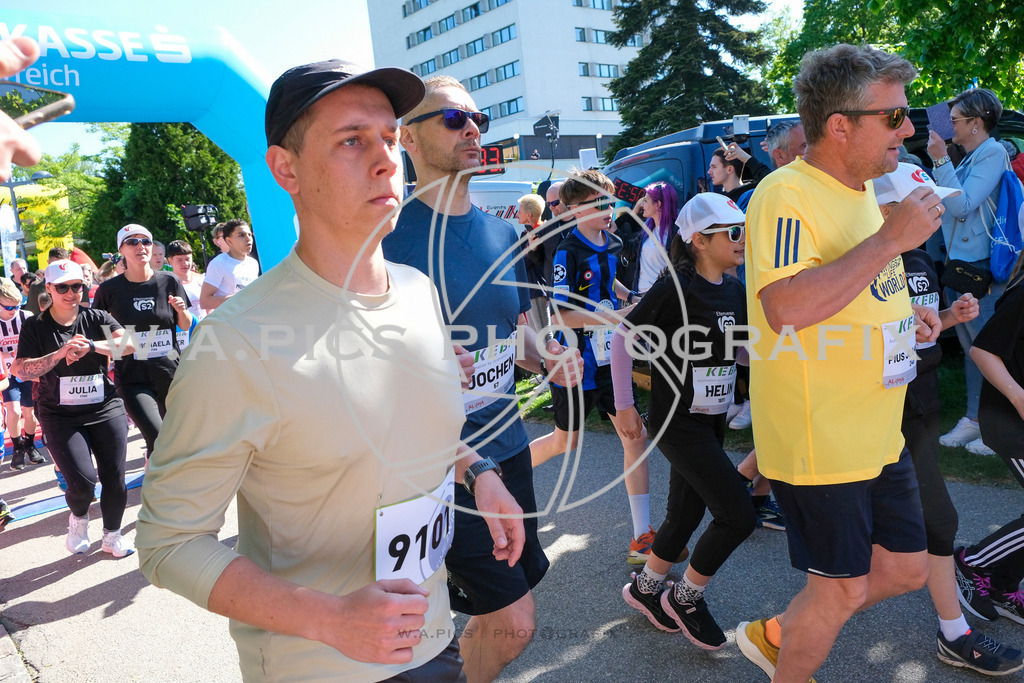 ..... | LINZ,AUSTRIA,27.April 24, Int. 3 Brückenlauf Linz  , Image shows: Photo: WAPICS / Michael ring