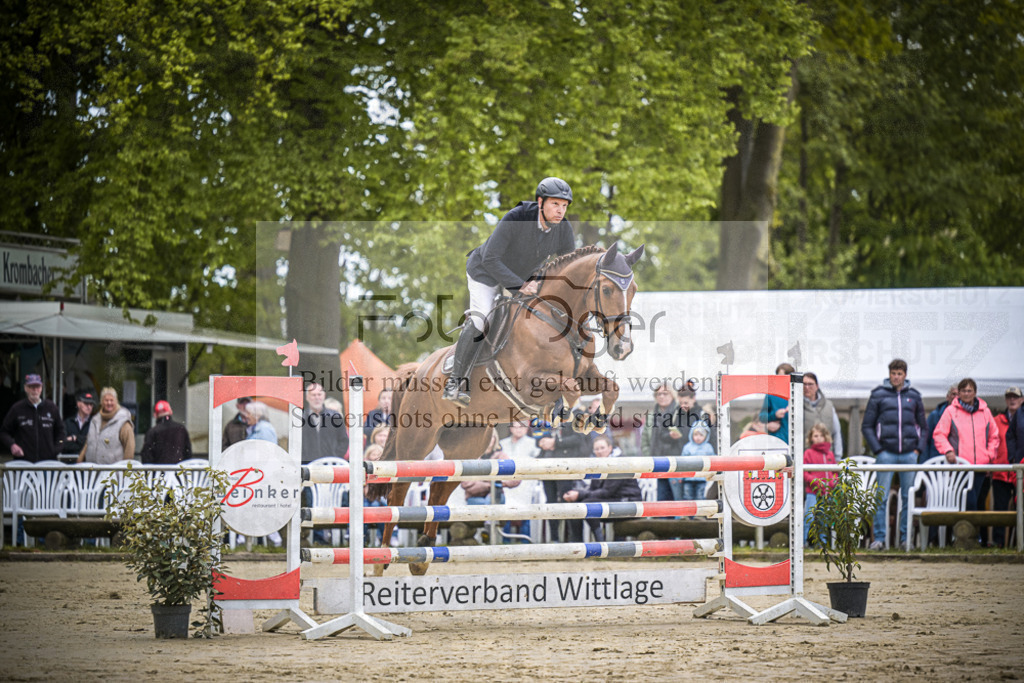 DOS_6787 | Entdecke hochwertige Reitturnierfotos von Foto Oger. Professionell, emotional und authentisch – jetzt Lieblingsmomente im Shop bestellen.Deutschlandweite Turnierfotografie. - Realisiert mit Pictrs.com