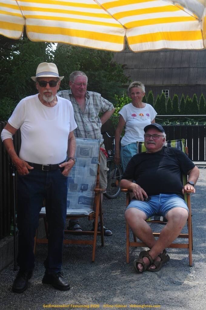 Geißmannsdorf-2026-Festumzug-031 | Festumzug in Geißmannsdorf bei Bischofswerda im Juni 2026. Fotografische Eindrücke und Momentaufnahmen vom Festumzug anläßlich des 800-jährigen Bestehens von Geißmannsdorf - mit Teilnehmern und Gästen, Strohpuppen und geschmückten Vorgärten und Grundstücken - Realisiert mit Pictrs.com
