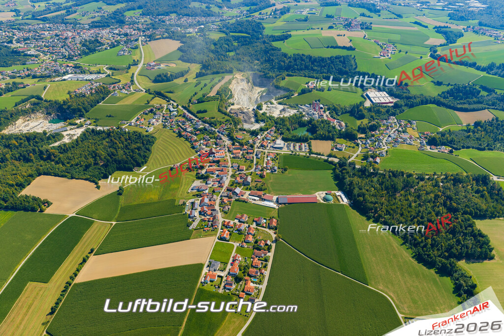 Schrägluftbild  Wotzdorf  Hauzenberg - Das Luftbild wurde 2025 vom UL-Flugzeug heraus erstellt ( keine Drohne ) - Hochauflösende Luftaufnahme -Nicht vergleichbar mit Google Maps oder Satelittenbilder- Die Geschenkidee !Mit Lizenz und Bildrechte bestellbar