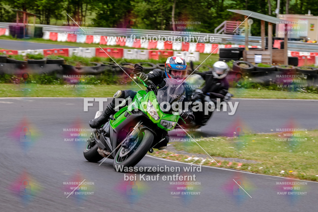MotoTeamVBK-20896 | Hier findet Ihr Bilder von Touristenfahrten auf der Nürburgring Nordschleife oder von anderen Veranstaltungen die ich besucht habe. Viel Spass beim Durch Schauen 