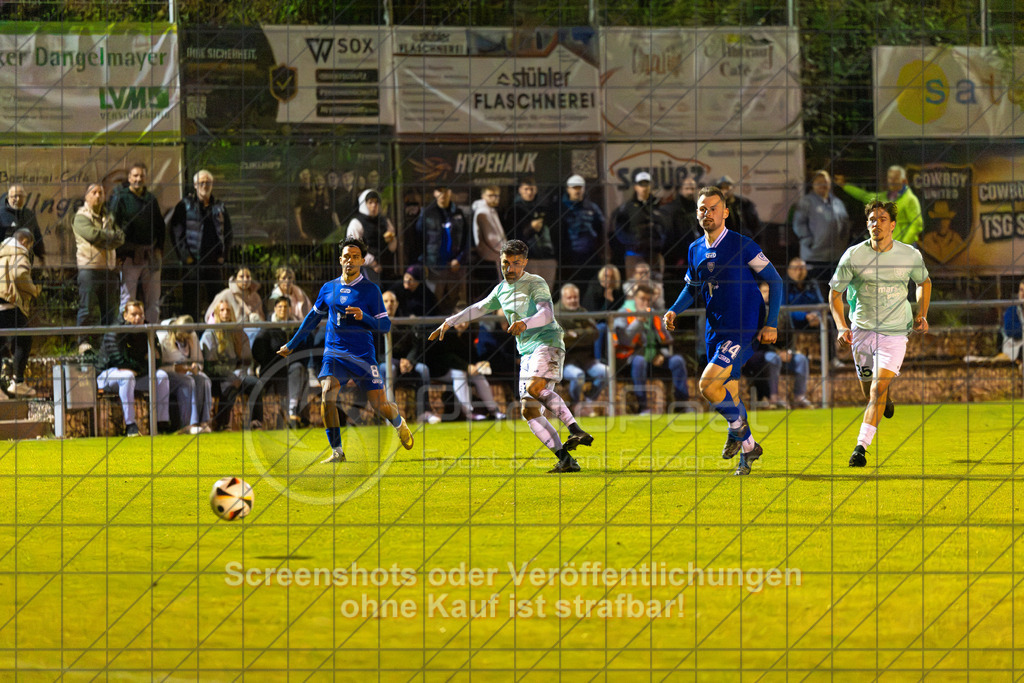 20261015_203645_0188_(c)_by_PhotoPeet | Umut Sat (TSG Salach #18) und Artur Schacht (TSG Salach #35)TSG Salach (türkis) vs. VfB Neuffen (blau), Fußball, Bezirksliga - Bezirk Neckar/Fils, 08. Spieltag, Saison 2026/2027, Rasensportplatz, Staufenecker Straße, 73084 Salach, 15.10.2026 - 19:30 Uhr,Foto: PhotoPeet / Sport- &amp; Eventfotografie / Peter Harich